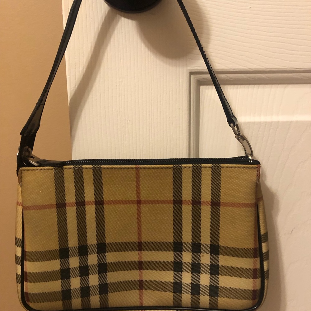 Burberry Purse -100% AUTHENTIC